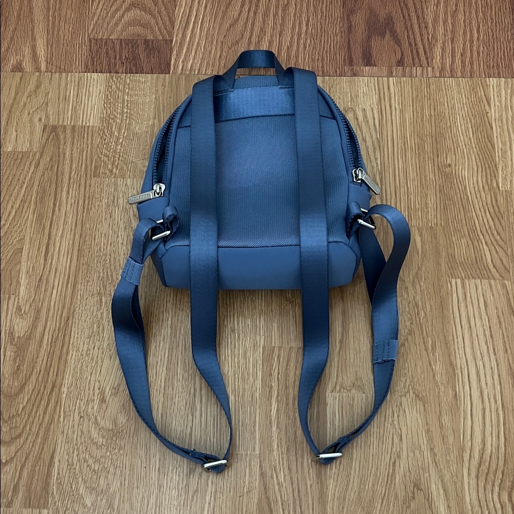 LULULEMON SMALL BACKPACK - Picture 2 of 7